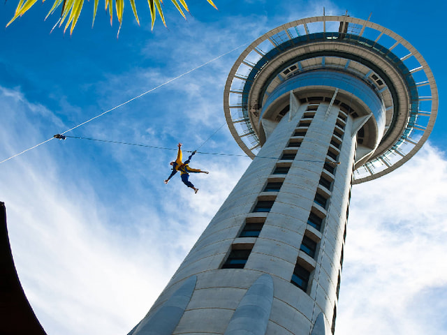 Leap Off The edge the  sky Tower