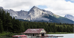 Maligne Lake