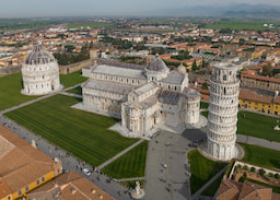 Square of Miracles And Leaning Tower of Pisa