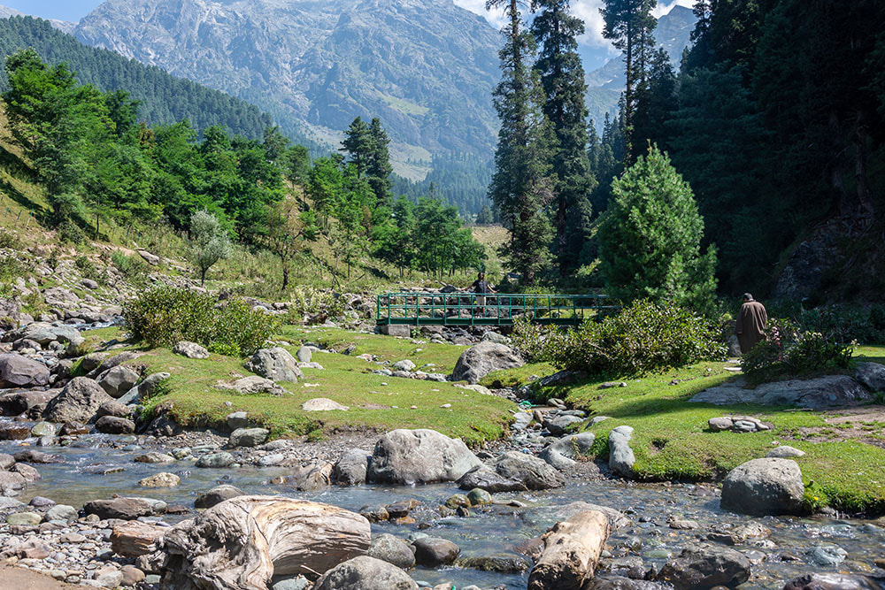 Aru Valley / chandanwari (Car included)