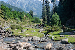 Aru Valley / chandanwari (Car included)