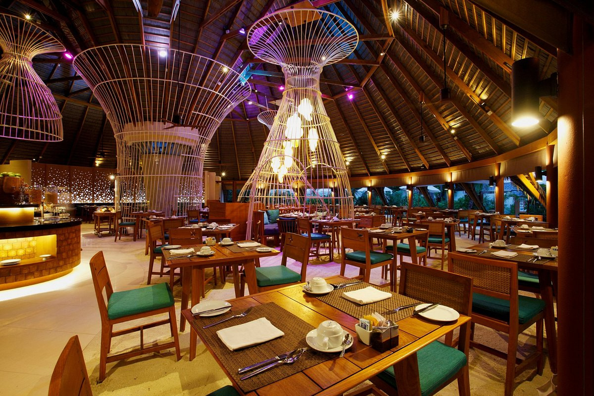 Centara Ras Fushi Island Resort Restaurant