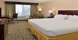 Holiday Inn Express & Suites Fresno