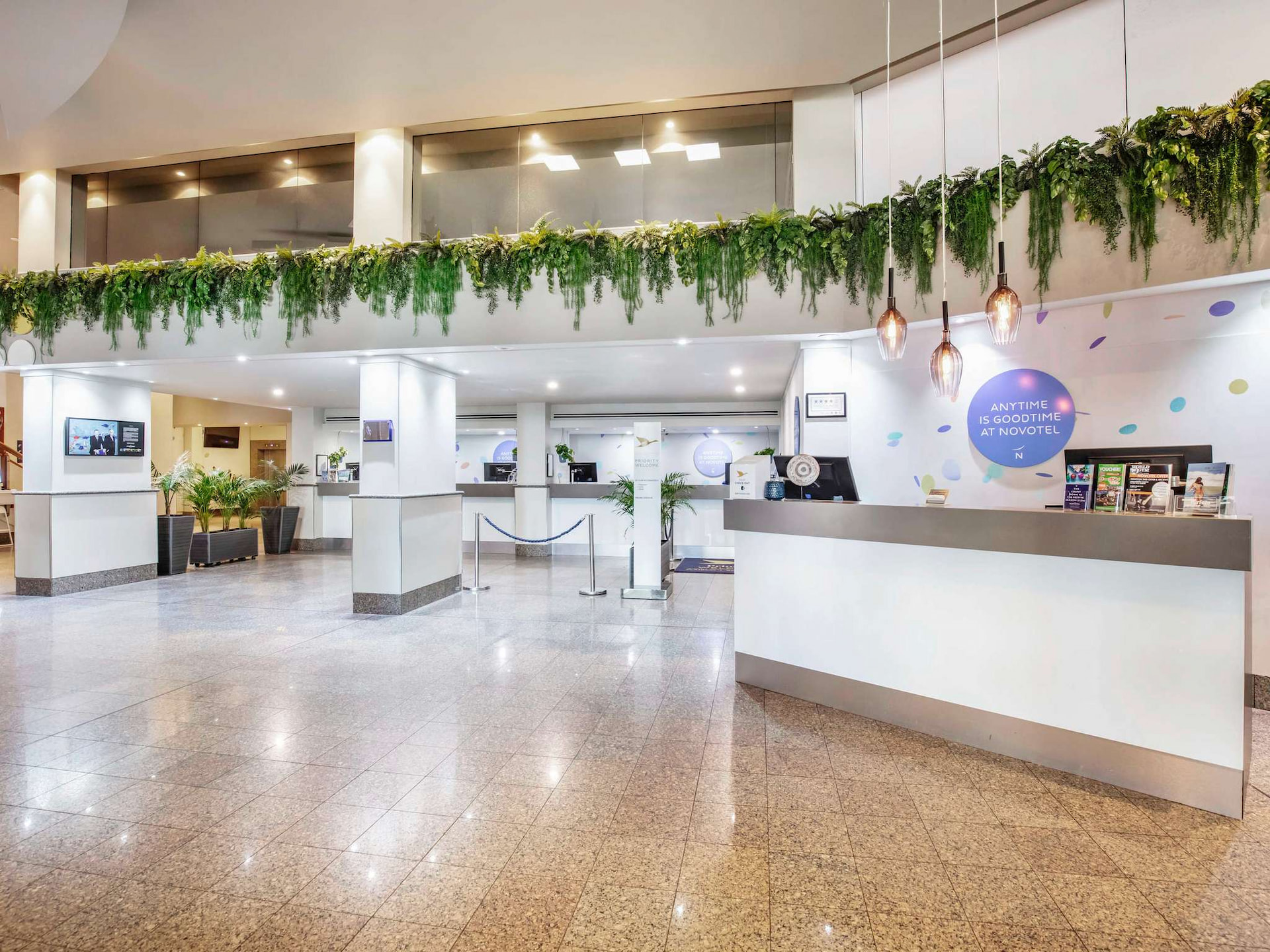 Novotel Surfers Paradise Lobby