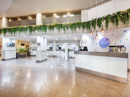 Novotel Surfers Paradise Lobby