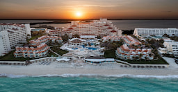 Wyndham Grand Cancun Exterior