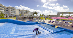 Planet Hollywood Cancun Exterior