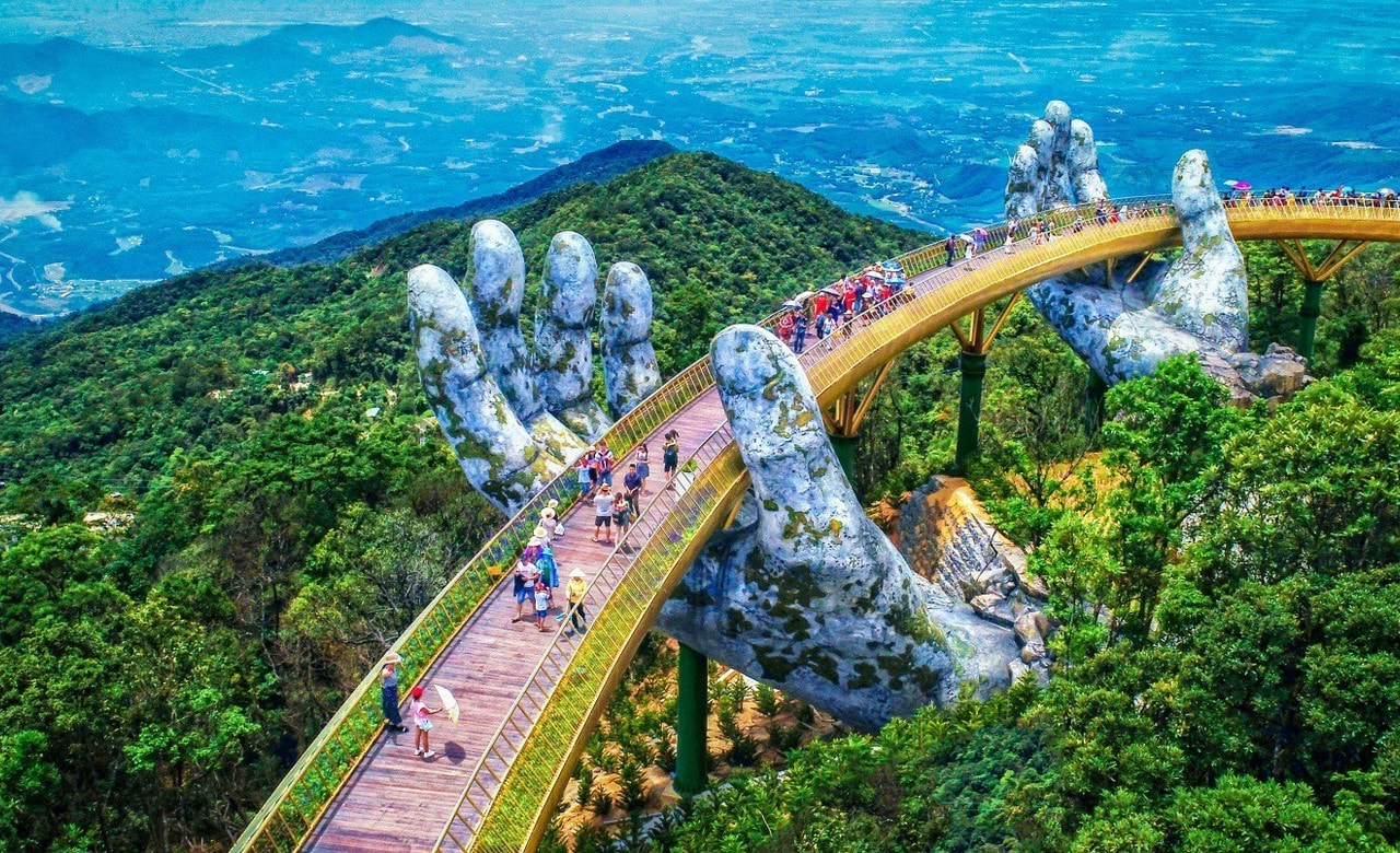 Golden bridge Da nang