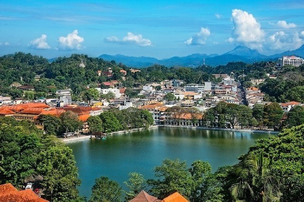 Kandy Lake