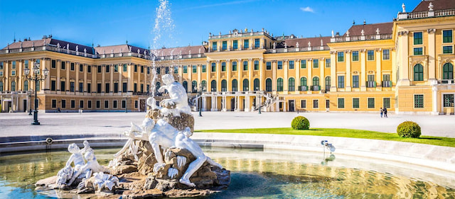 visit schonbrunn palace